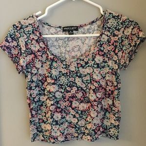 FLORAL SCOOP NECK CROP TOP SIZE MEDIUM !!